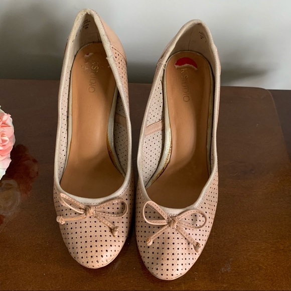 K Studio tan heels with bow size 8 - Picture 2 of 7